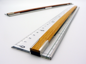 ユニバーサル定規３５ｃｍ（Tapiro 2 Wood）,ずれないカッティング定規,滑らないカッティング定規・Non-slip cutting ruler